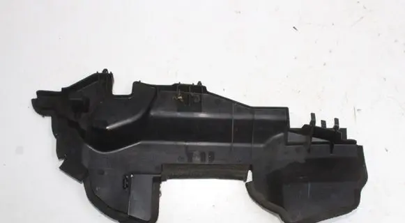 Lexus CT 200H Intercooler air guide/duct channel 5329476020