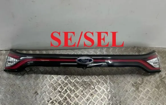 Tailgate rear/tail lights