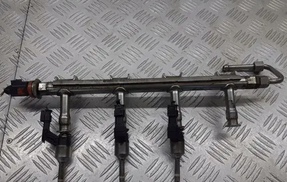 Skoda Roomster (5J) Fuel main line pipe 03F133320C