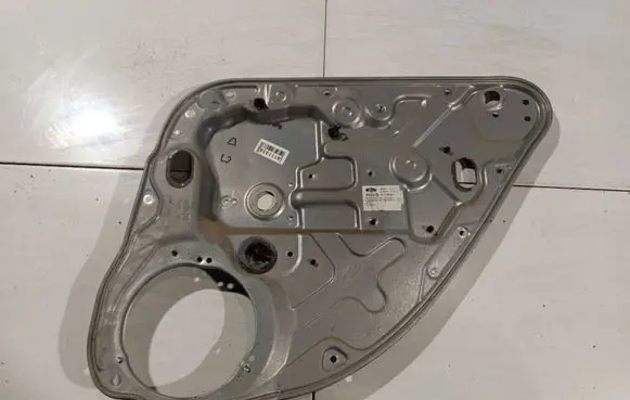 Ford C-MAX I Front door electric window regulator RH965088101