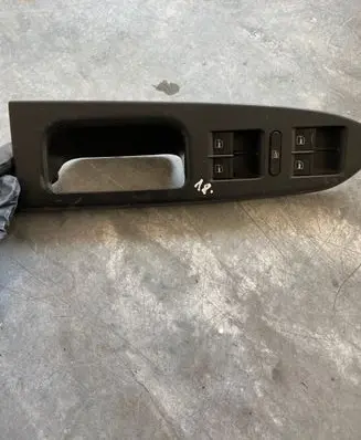 Volkswagen Golf V Front door window switch trim 1T1807371B