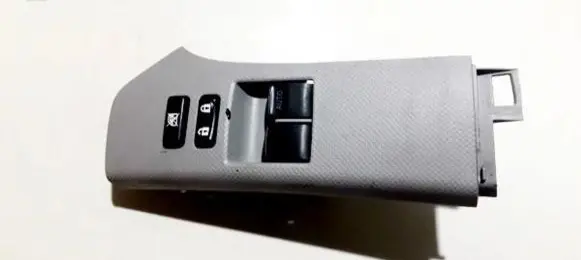 Toyota Yaris Electric window control switch 9252z08 74231-0d080