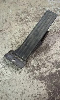 BMW 1 E81 E87 Accelerator throttle pedal 6789998 25916010