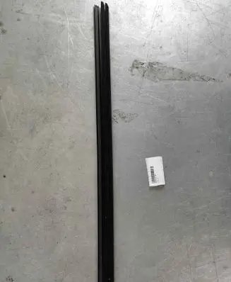 Renault Zoe Rubber seal rear door window/glass 823312572R
