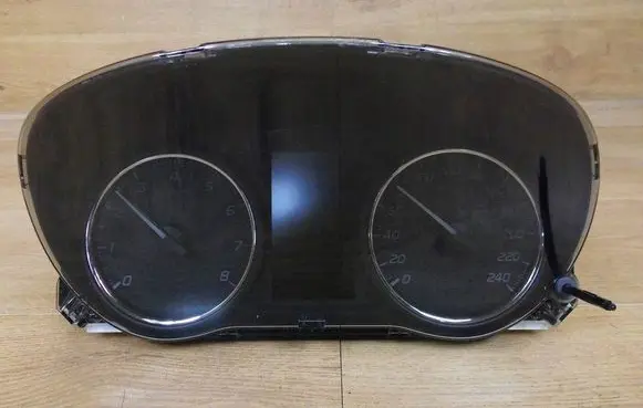 Mitsubishi Outlander Speedometer (instrument cluster) 8100C533