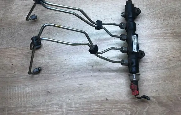 Ford Focus Fuel main line pipe 9654592680