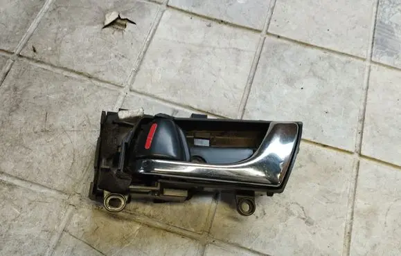 Subaru Outback Front door interior handle