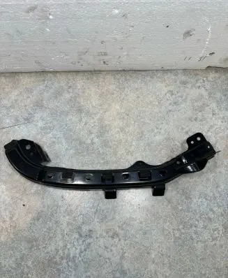 Subaru Forester SG Headlight/headlamp mounting bracket 57707SA200 050617S