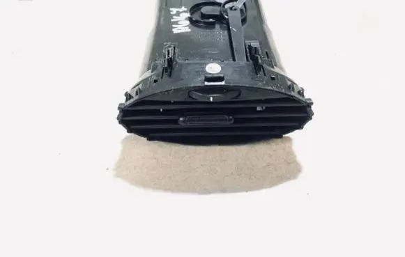 Ford Focus Dash center air vent grill 4m51a014l21ad 4m51-a014l21-ad