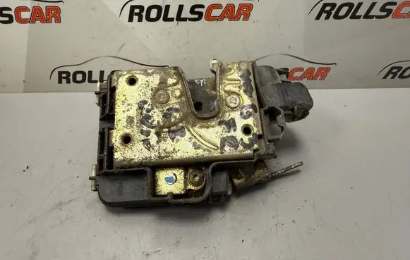 Volkswagen Golf III Front door lock 1H1837016