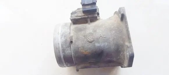 Audi A4 S4 B5 8D Mass air flow meter 037906461b afh60-10a