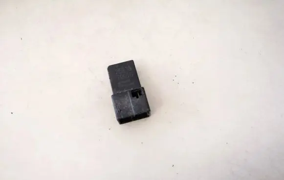 Nissan X-Trail T30 Other relay 2523079916