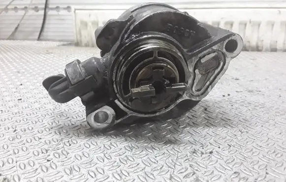 Peugeot 307 Vacuum pump D1562C10702P