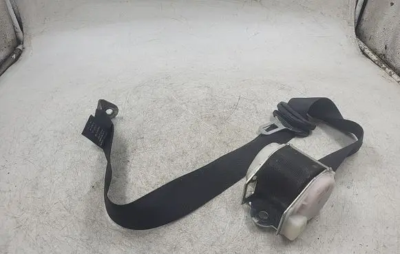 Opel Zafira A Rear seatbelt 040678