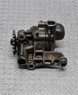 Volkswagen Polo IV 9N3 Oil pump 045115105C 115153