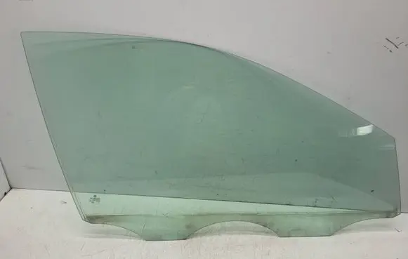 Volkswagen Polo IV 9N3 Front door window glass four-door