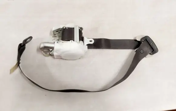 Lexus IS 220D-250-350 Front seatbelt