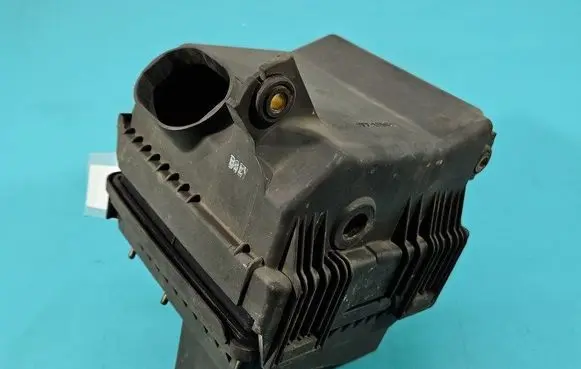 Air filter box