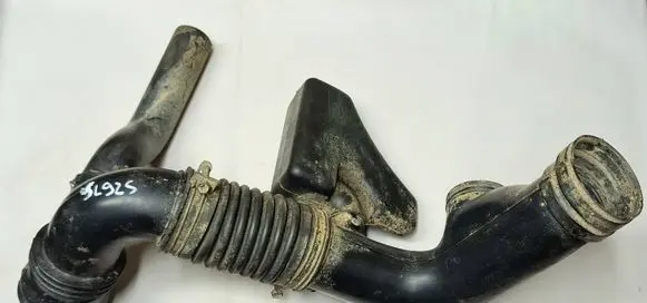 Subaru Legacy Air intake hose/pipe A12AE03