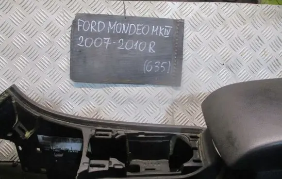 Ford Mondeo MK IV Panel drawer/shelf pad 