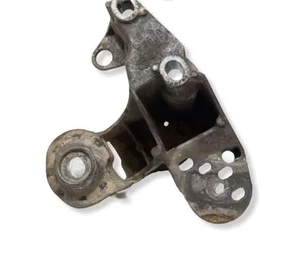 Volkswagen PASSAT B5.5 Engine mounting bracket 8E0199351