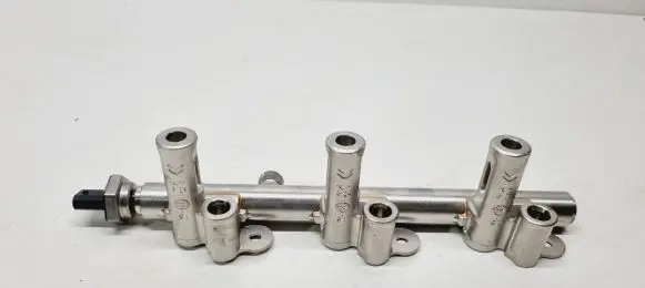 Peugeot 5008 II Fuel main line pipe 9811353880