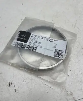 Mercedes-Benz C W203 Crankshaft pulley A203357038264