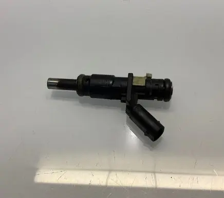 Mercedes-Benz CLS C219 Fuel injector A2720780249 2720780249