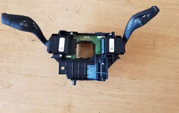 Ford C-MAX I A set of switches