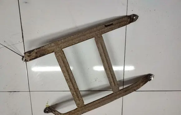 Honda FR-V Fuel tank mounting bracket 