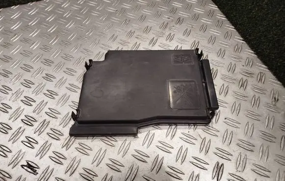 Opel Vivaro Fuse box cover 243121532R 93452998 2994000