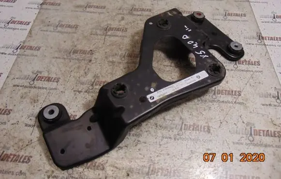 BMW X5 E70 Pneumatic air compressor holding bracket 6789938