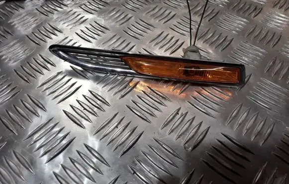 Ford Mondeo MK IV Front fender indicator light 7S7113K354BD