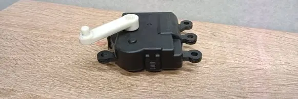 Mazda CX-5 Air flap motor/actuator 3904W