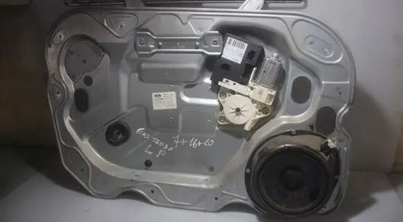 Ford C-MAX I Front window lifting mechanism without motor