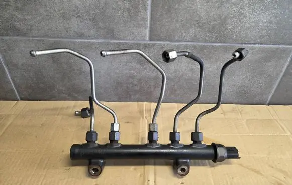 Fuel main line pipe