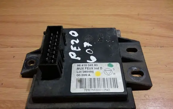 Peugeot 607 Ignition amplifier control unit 9641004580