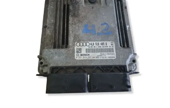 Audi Q7 4L Engine control unit/module 4L0910409Q 4L0907409A 281019741