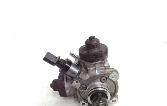 Audi A7 S7 4G Fuel injection high pressure pump 0445010677 059130755CB