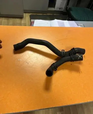 Volkswagen Touran II Engine coolant pipe/hose 1K0819350B 9008165A A4112699