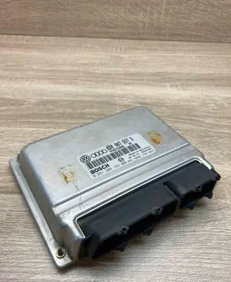 Audi A4 S4 B5 8D Engine control unit/module ECU 8D0907557S 0261204183