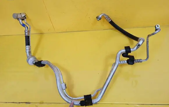 Hyundai i30 Air conditioning (A/C) pipe/hose 