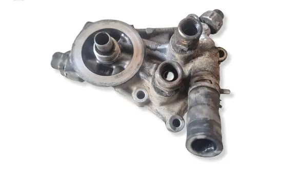 Mitsubishi L200 Oil filter mounting bracket MD343112