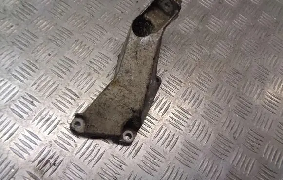 Audi A4 S4 B6 8E 8H Engine mounting bracket BE0199307A