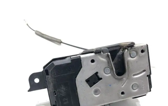Opel Zafira B Front door lock 13220371