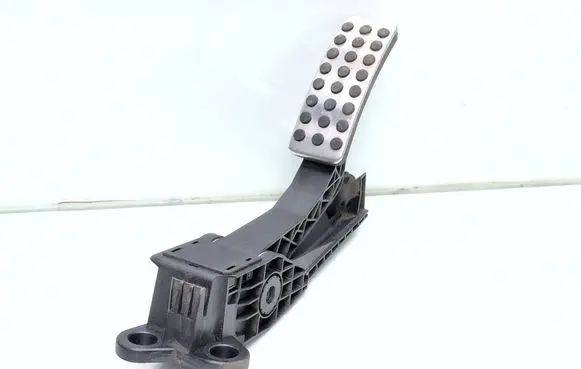 Mercedes-Benz ML W164 Accelerator throttle pedal A1643000004