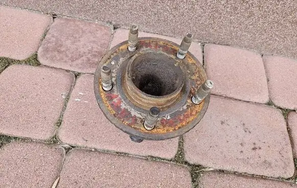 Opel Zafira C Rear wheel hub 