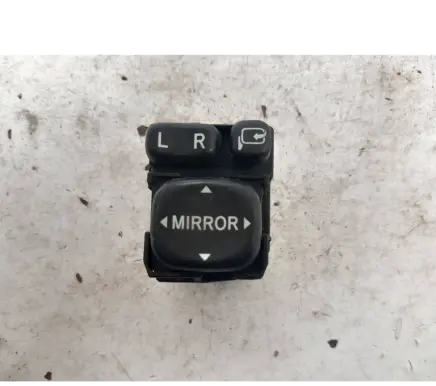 Toyota Avensis T250 Wing mirror switch 183575