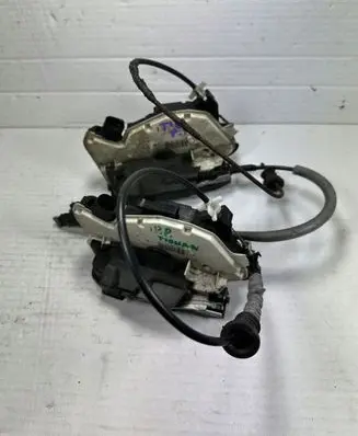 Volkswagen Tiguan Loading door lock 