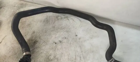 Engine coolant pipe/hose